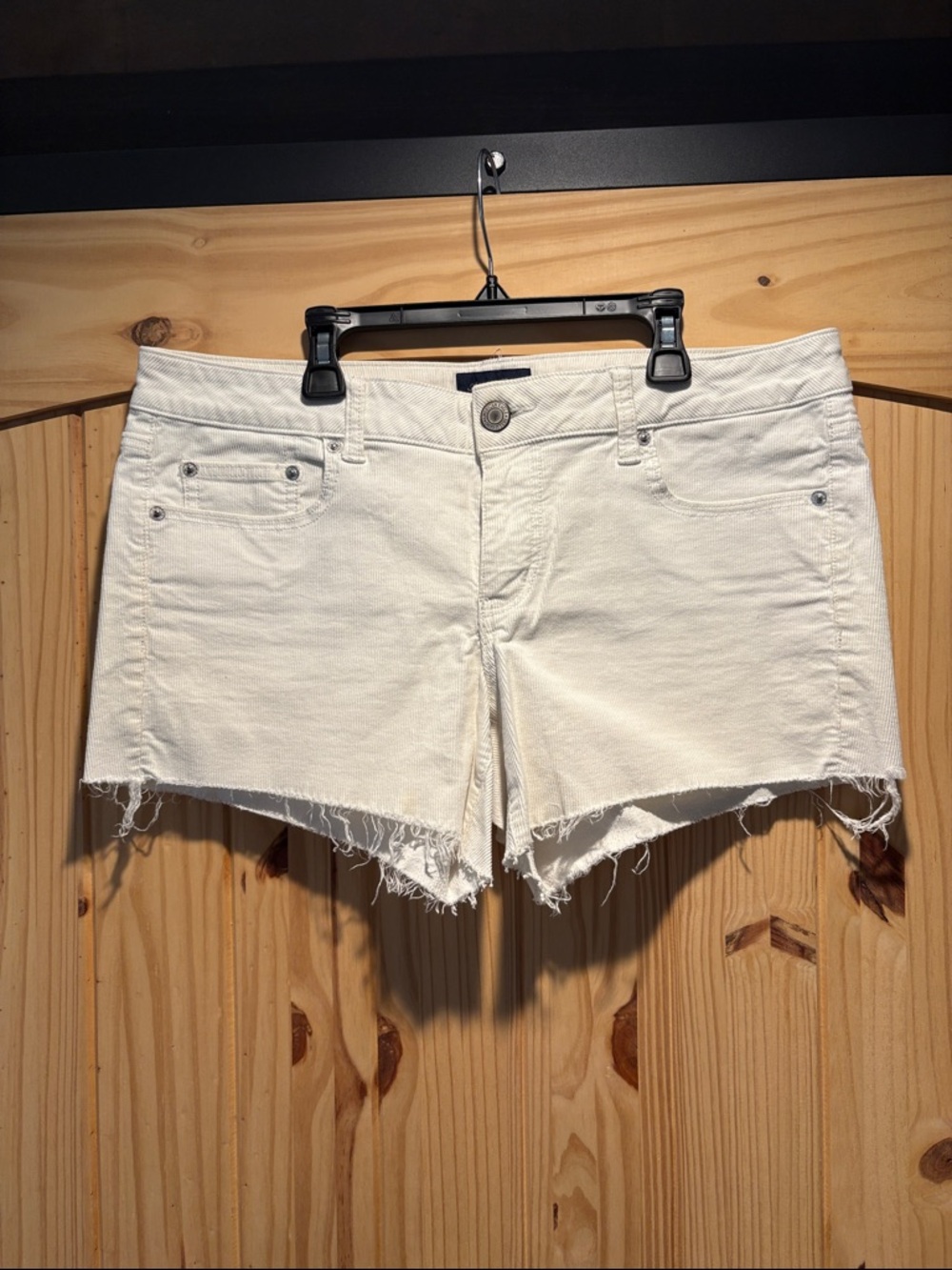 White Frayed Hem American Eagle outfitters stretch short